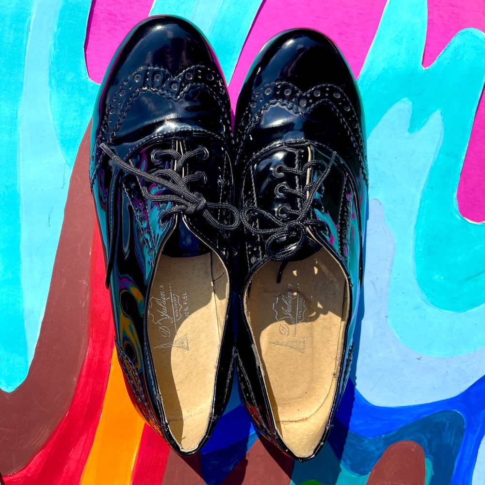 Black patent leather Women's Oxford Shoes size 6 - Picture 3 of 8